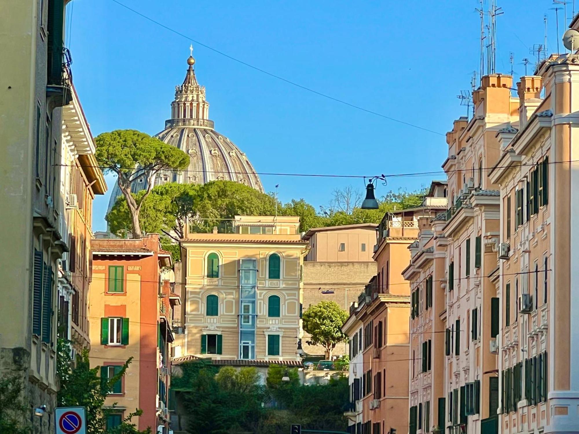 Alileo At The Vatican Rome Bagian luar foto